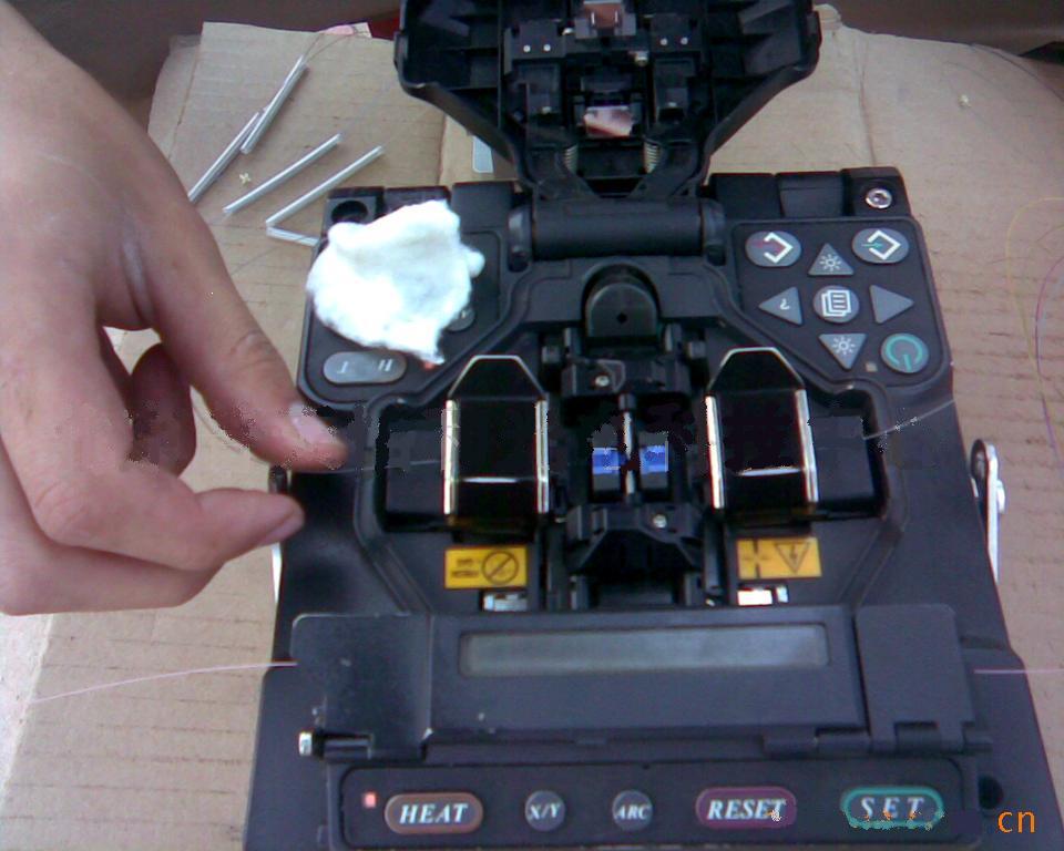 光纜熔接一次多少錢?光纜熔接一芯多少錢?